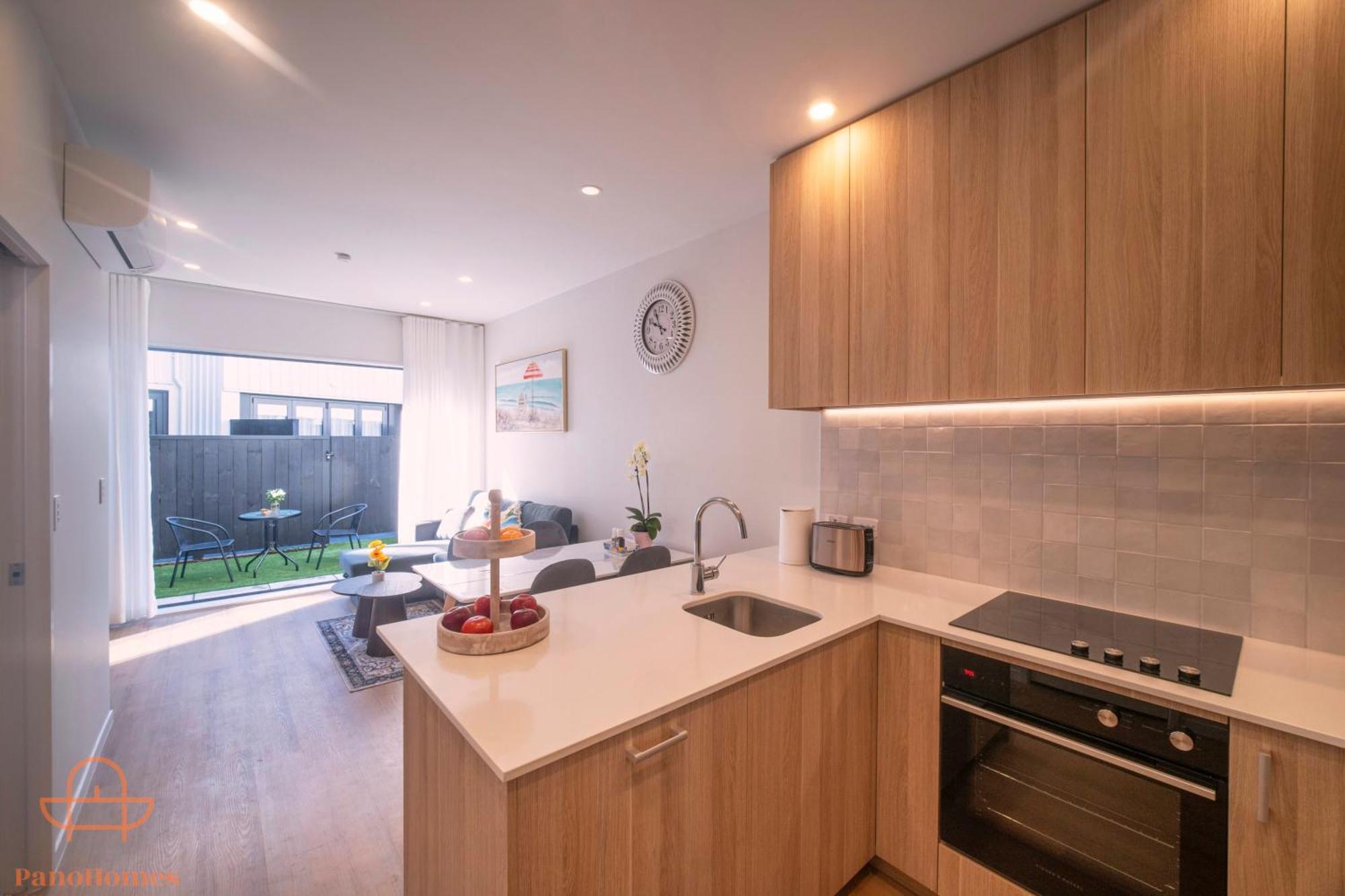 Modern Townhouse Close To City With Full Kitchen - Ellerslie Auckland Buitenkant foto
