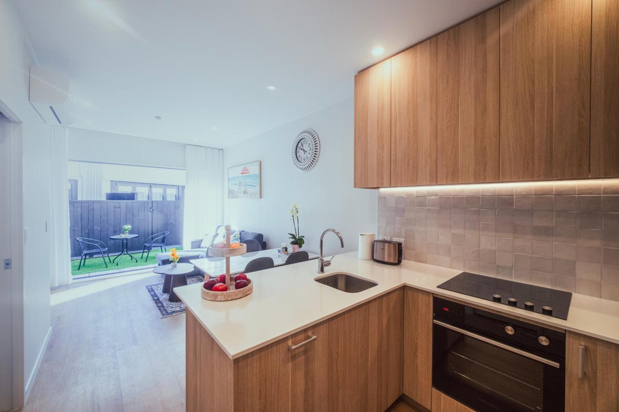 Modern Townhouse Close To City With Full Kitchen - Ellerslie Auckland Buitenkant foto